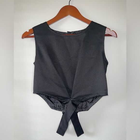 Chic Wish Cut Out Crop Top Size Small - Picture 5 of 7